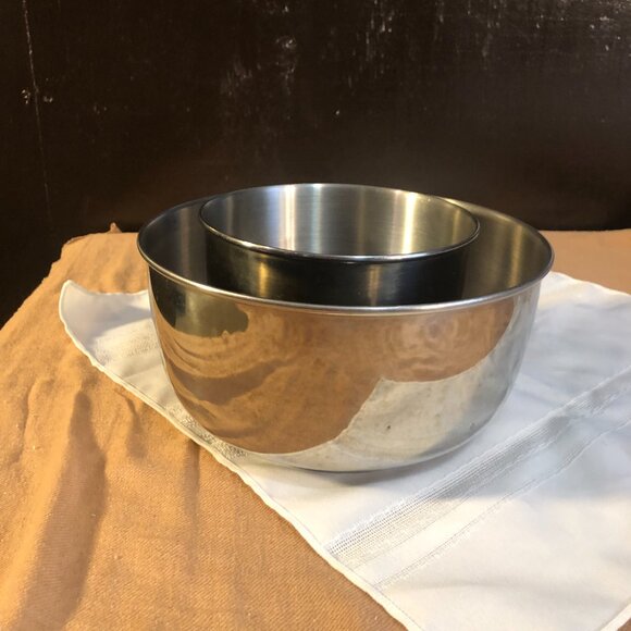 2 Unbranded Stainless Steel Mixing Bowls NB. - Picture 3 of 12